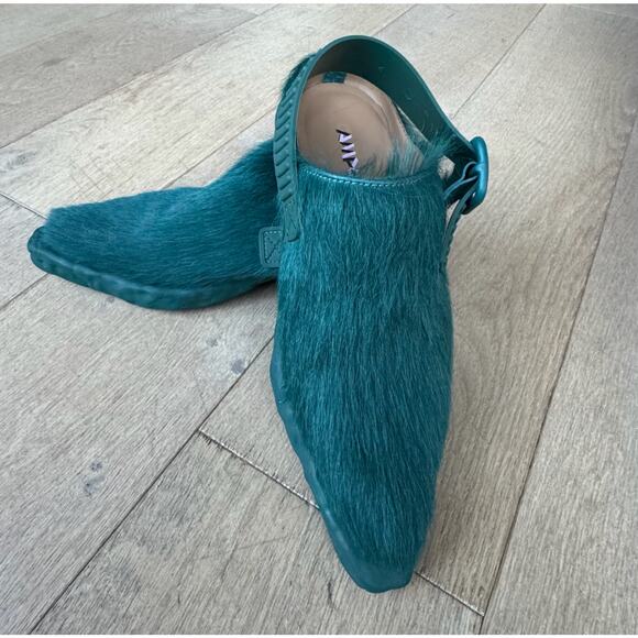 CamperLab Venga Mules Sz 38 Unisex Green Long Calf Hair Leather Clogs Slingbacks - Picture 3 of 15